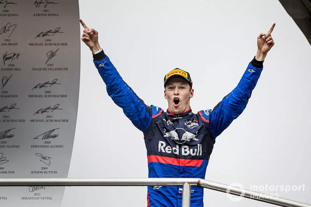Daniil Kvyat, Toro Rosso f&ecirc;te son podium 