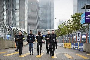 L&oacute;pez: Si llueve ser&aacute; una carrera "a fondo" en Hong Kong