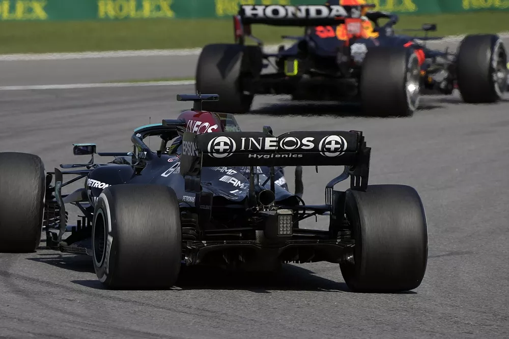 Max Verstappen, Red Bull Racing RB16B, Lewis Hamilton, Mercedes W12