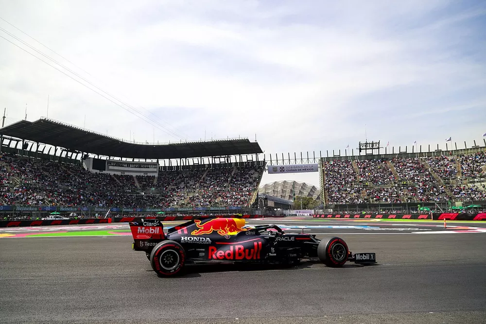 Sergio P&eacute;rez, Red Bull Racing RB16B