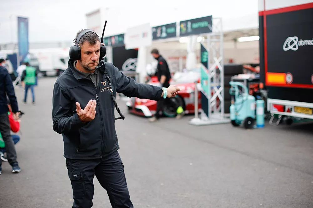 Cupra Racing team miembros