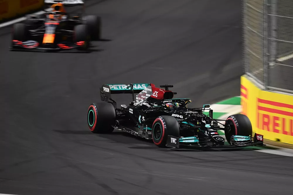 Lewis Hamilton, Mercedes W12, Max Verstappen, Red Bull Racing RB16B
