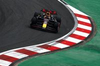 F1: Verstappen vence corrida sprint com final eletrizante na China