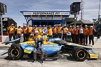 Rosenqvist con pole en Texas, O'Ward en top 5 y Canapino en 19°