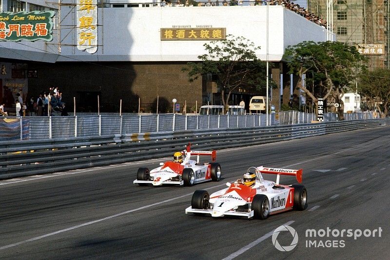 Roberto Guerrero, Eddie Jordan Racing / Theodore Racing por delante de Ayrton Senna, Theodore Racing