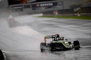 Novalak, Ahmed i Das w barwach Carlina