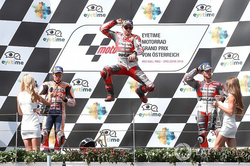 Podio: segundo, Marc Marquez, Repsol Honda Team, ganador, Jorge Lorenzo, Ducati Team, tercero, Andrea Dovizioso, Ducati Team