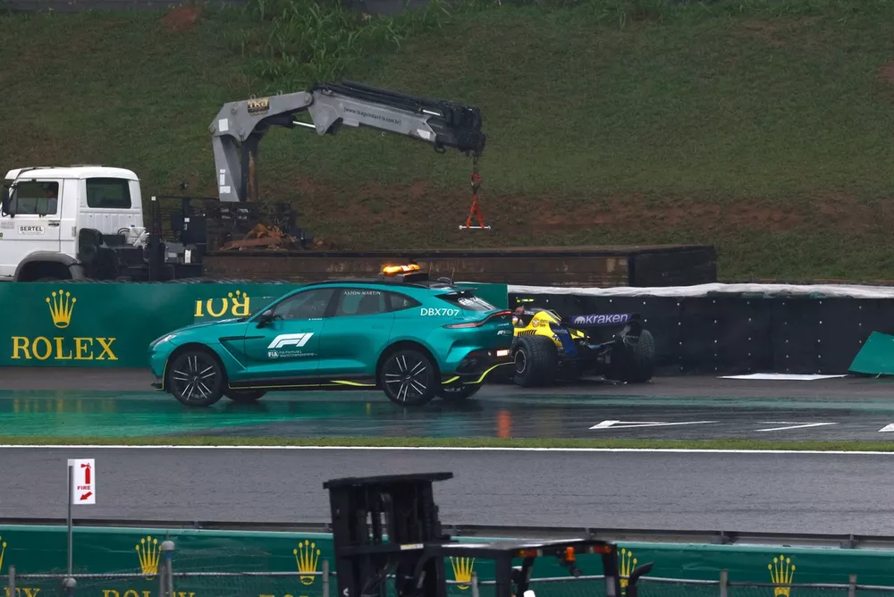 Franco Colapinto, Williams FW46, crashes out