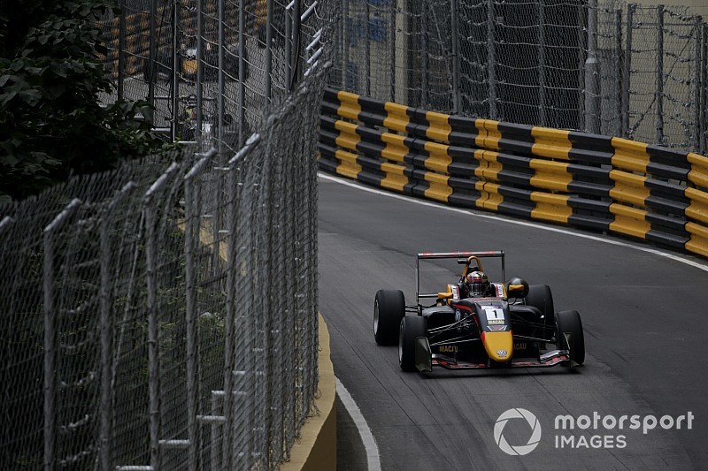 Macau GP: Ticktum ontwijkt hond en wint kwalificatierace