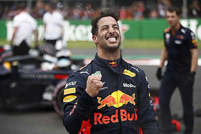 Comemoração da pole de Ricciardo irritou Verstappen, diz pai