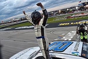 Custer gana en Texas con un dramático rebase a Reddick