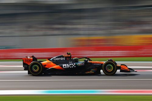 F1: Norris volta a bater Verstappen e lidera TL2 em Abu Dhabi, com Piastri 11º e Bortoleto 6º
