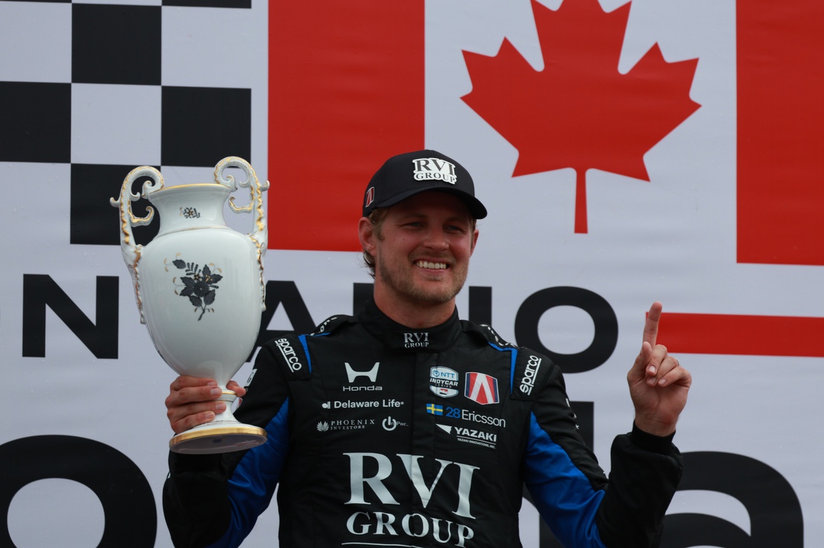 Marcus Ericsson denies Romain Grosjean with late charge to Markham IndyCar victory