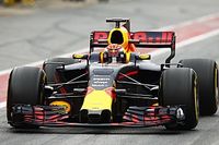 Hamilton mostra curiosidade para ver novidades da Red Bull
