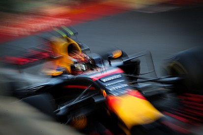 Verstappen crê que Red Bull vá sofrer nas retas de Baku
