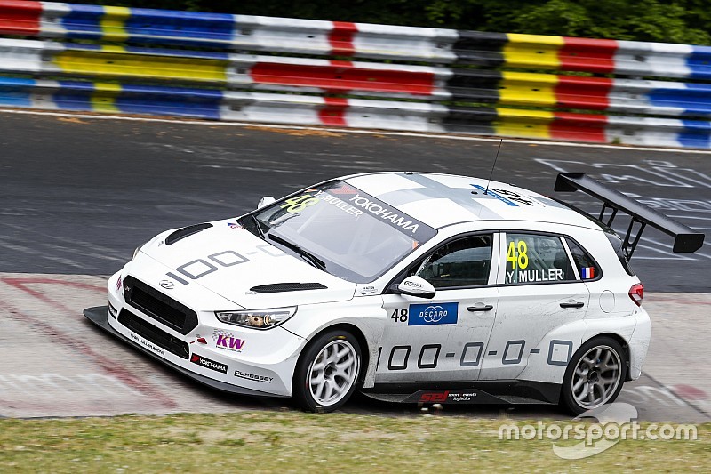 WTCR Nürburgring: Yvan Muller setzt sich im Vierkampf durch