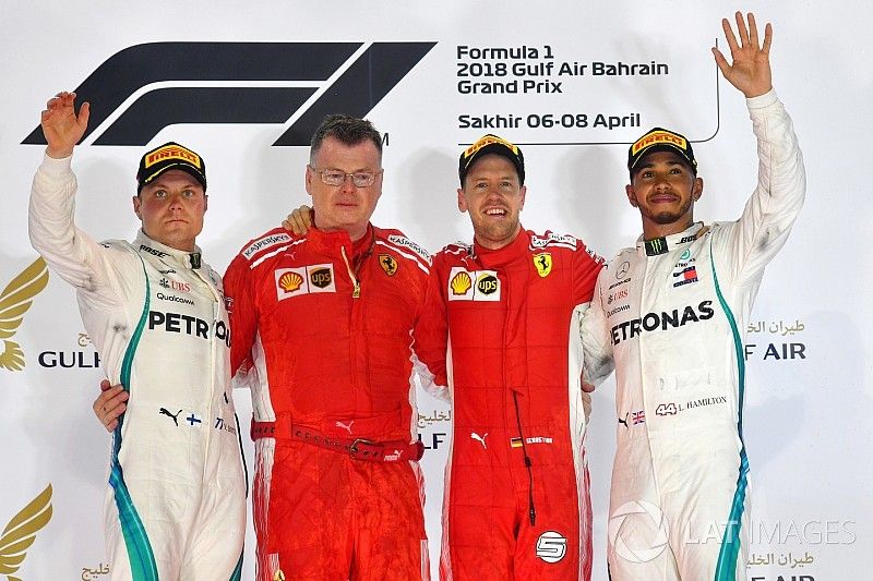 Podio: ganador Sebastian Vettel, Ferrari, segundo lugar Valtteri Bottas, Mercedes AMG F1, tercer lug