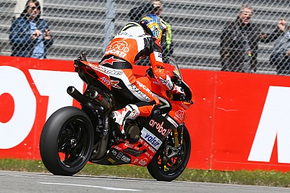 Pour Davies, la course a duré un tour de trop