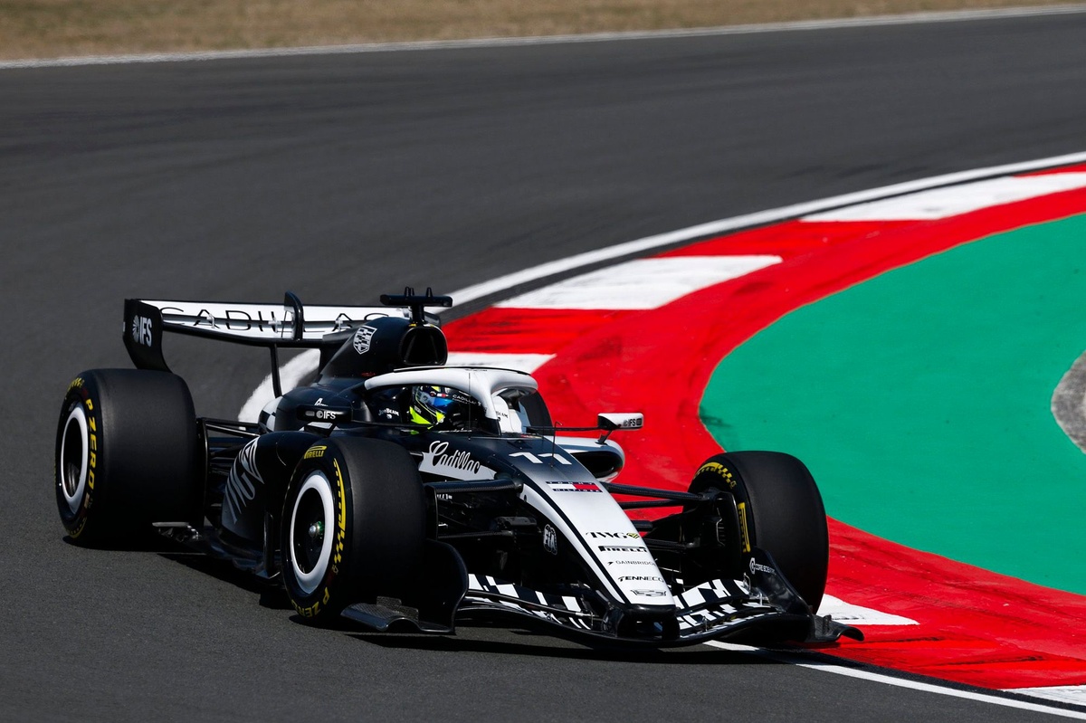 FIA autoriza participação de Pérez na corrida sprint da China