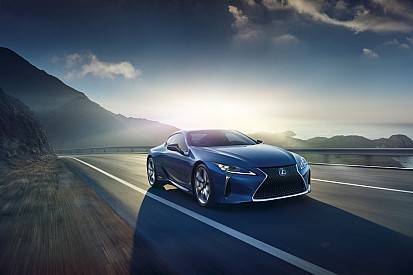 Lexus neemt hybrideversie LC 500 mee naar Genève