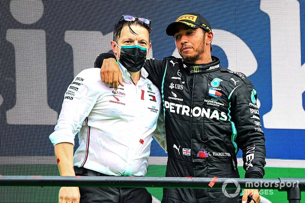 Peter Bonnington, Race Engineer, Mercedes AMG, and Lewis Hamilton, Mercedes-AMG F1, 1st position, celebrate on the podium