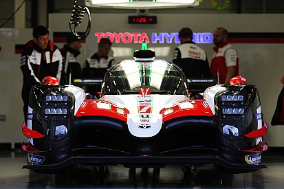 Silverstone, prove libere 1: Mike Conway svetta tra le bandiere rosse