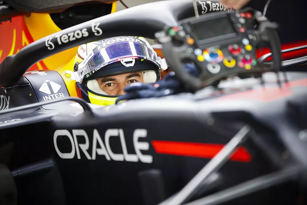 Sergio Perez, Red Bull Racing RB15 Mule 