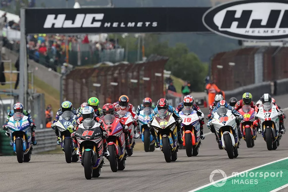 Niki Tuuli, Ajo Motorsport, en t&ecirc;te au d&eacute;part