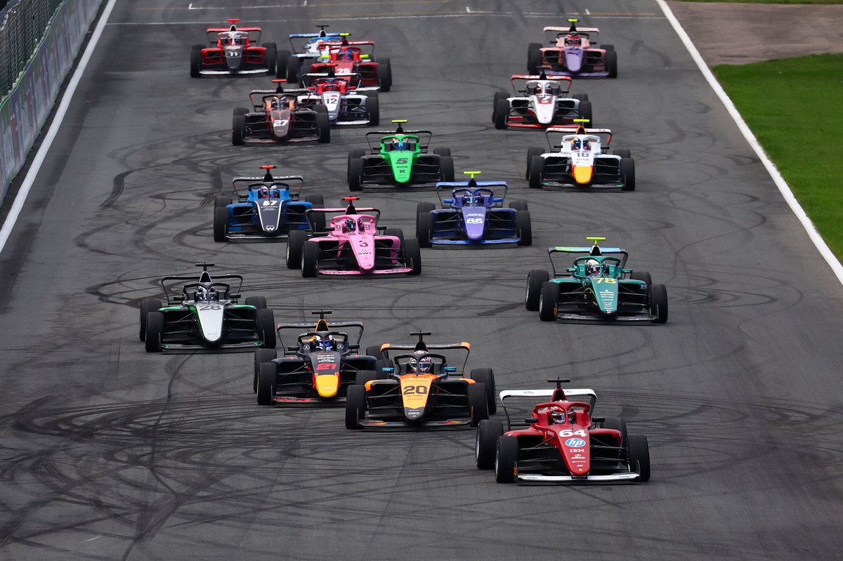 Injured F1 Academy driver gives recovery update ahead of surgery