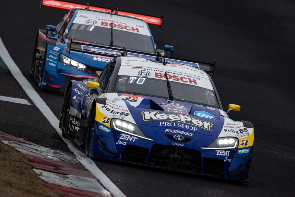 凍てつく寒さの初日。最速はKeePer CERUMO……王者au TOM'Sも盤石