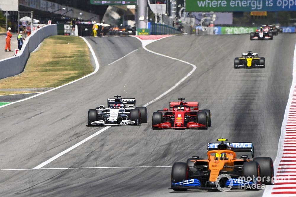 Sebastian Vettel, Ferrari SF1000, battles with Daniil Kvyat, AlphaTauri AT01