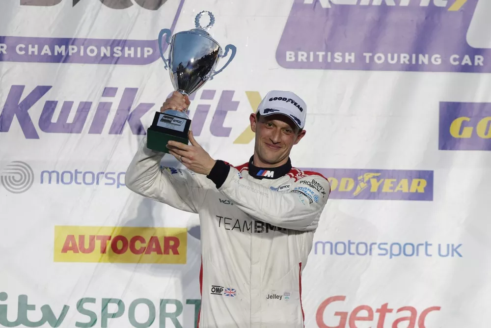 Stephen Jelley, Team BMW BMW 330e M Sport 