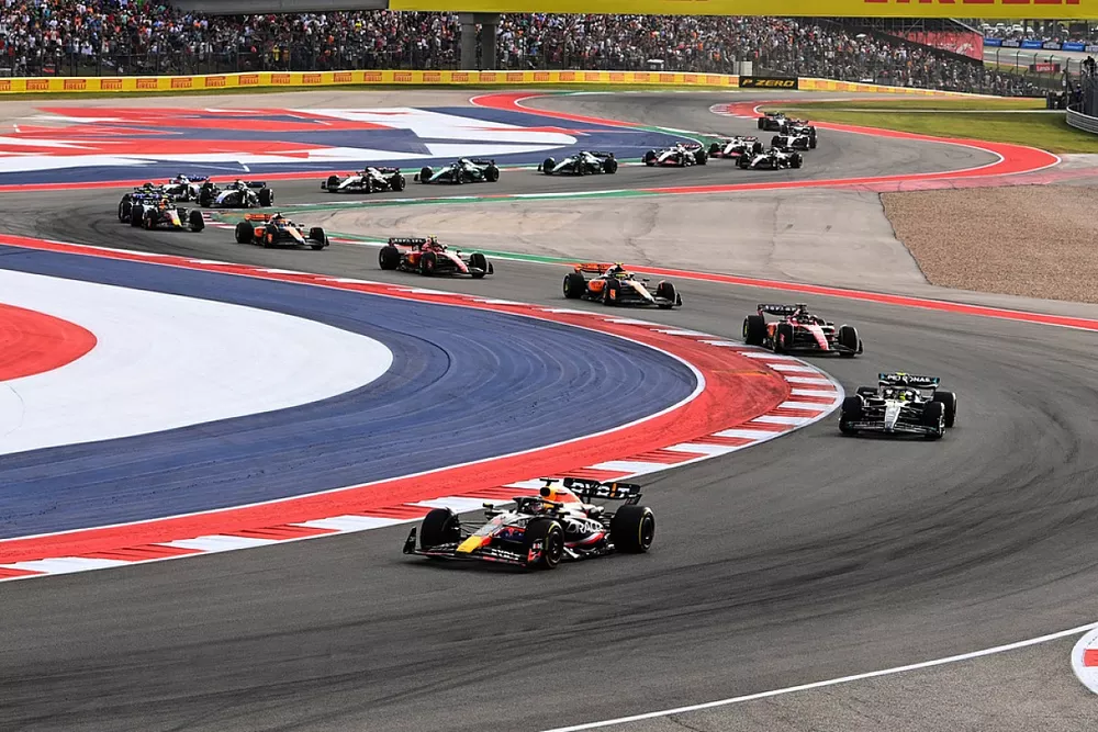 ماكس فيرستابن، ريد بُل أمام لويس هاميلتون، مرسيدس، لاندو نوريس، مكلارين