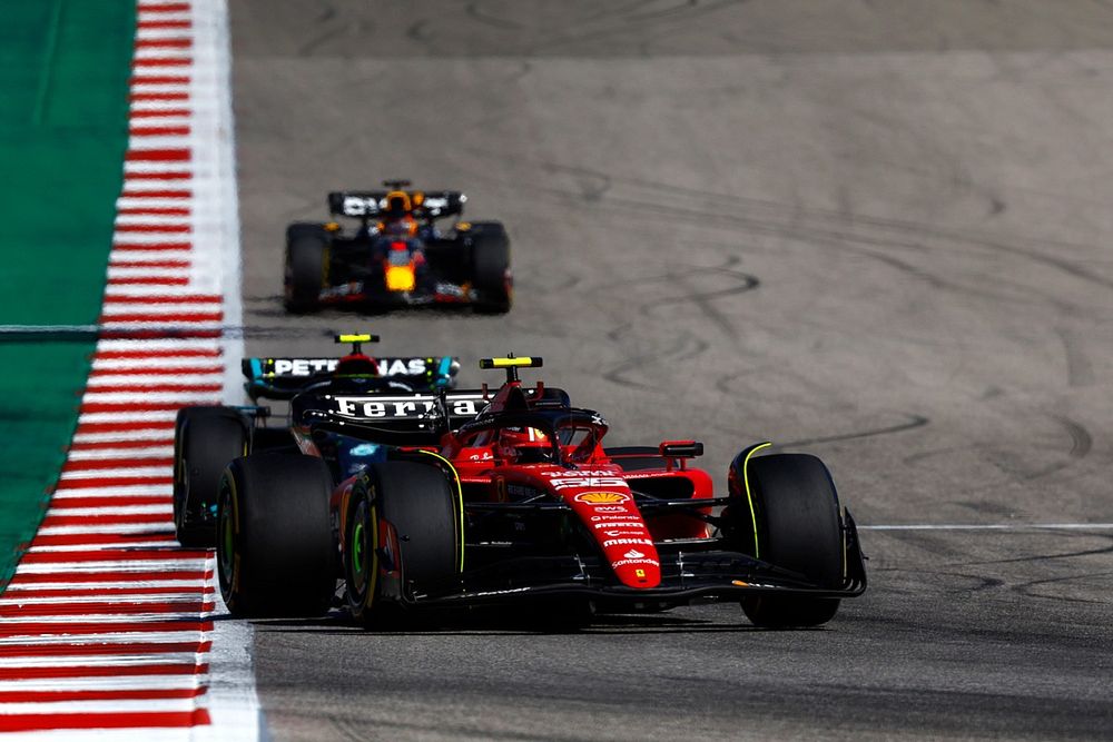 Carlos Sainz, Ferrari SF-23, Lewis Hamilton, Mercedes F1 W14, Max Verstappen, Red Bull Racing RB19
