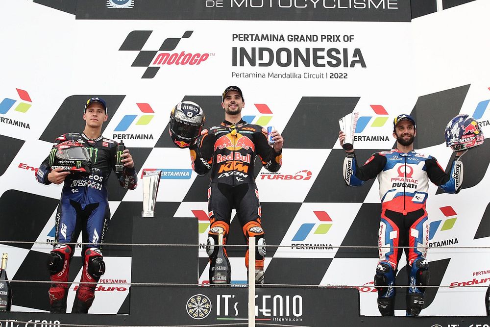 Podio: el ganador Miguel Oliveira, Red Bull KTM Factory Racing, segundo Fabio Quartararo, Yamaha Factory Racing, tercero Johann Zarco, Pramac Racing