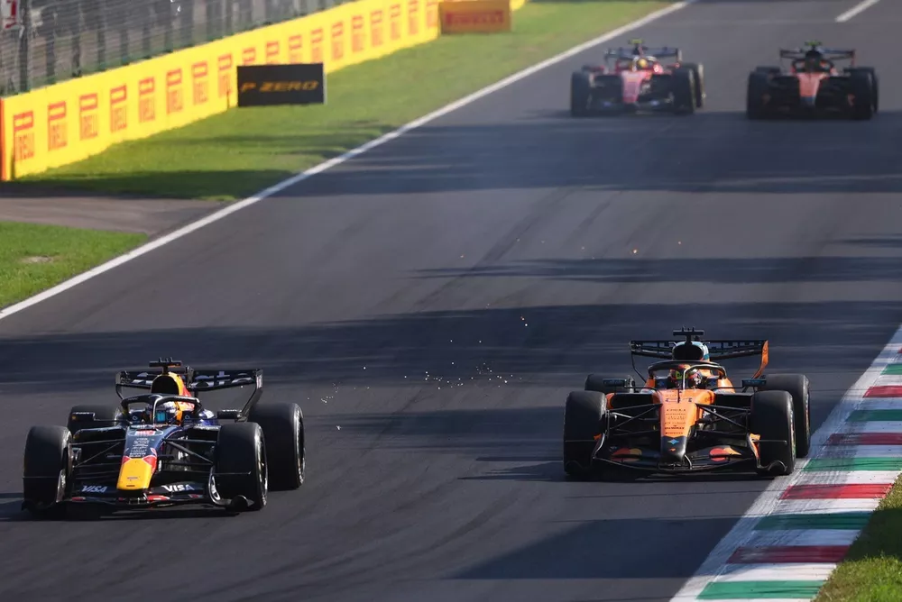 Max Verstappen, Red Bull Racing, Oscar Piastri, McLaren