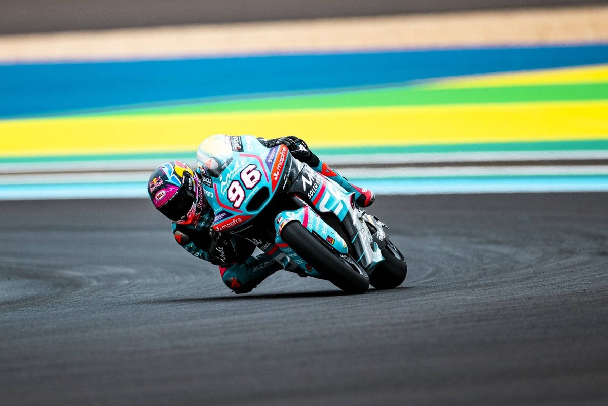 Moto2 Brasil: Holgado se impone a un correoso Dani Muñoz, con Manu González 3º