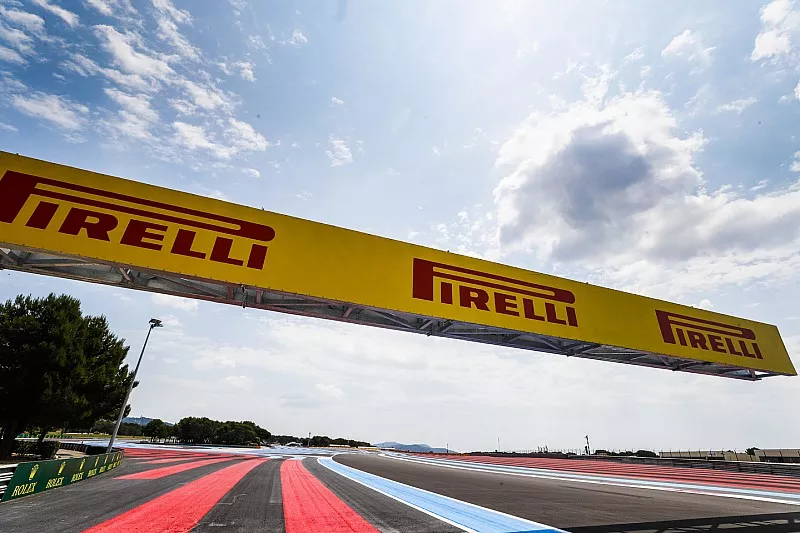 Pirelli signage