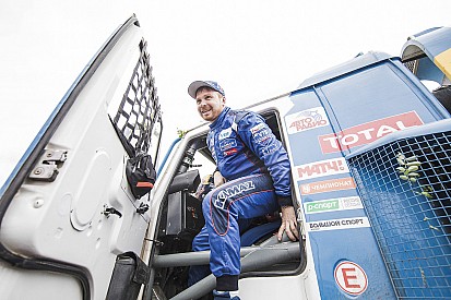 Dakar, camiones, etapa 1: el Kamaz de Nikolaev precede al trío de Iveco Powerstar