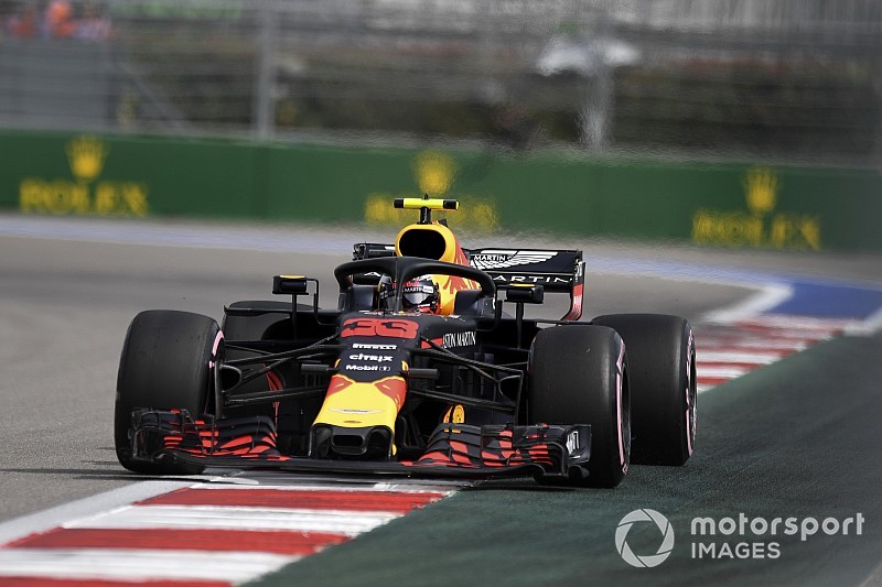 Verstappen é punido após incidente com bandeiras amarelas