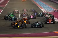 Russell "esperaba un accidente" con Verstappen en la salida en Qatar