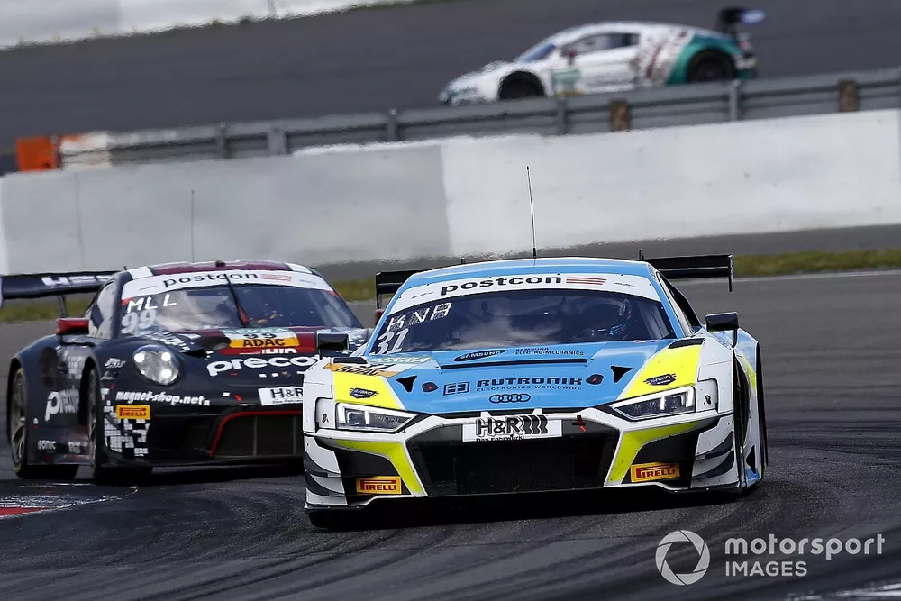 #31 Rutronik Racing Audi R8 LMS: Patric Niederhauser, Kelvin van der Linde