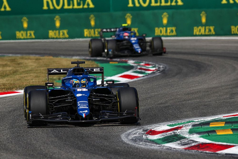 Fernando Alonso, Alpine A521, Esteban Ocon, Alpine A521
