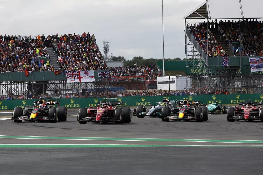 Carlos Sainz, Ferrari F1-75, Max Verstappen, Red Bull Racing RB18, Sergio Pérez, Red Bull Racing RB18, Charles Leclerc, Ferrari F1-75, Lewis Hamilton, Mercedes W13