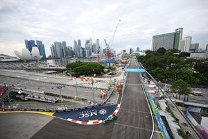 F1: Alonso surpreende e lidera primeiro treino livre em Singapura
