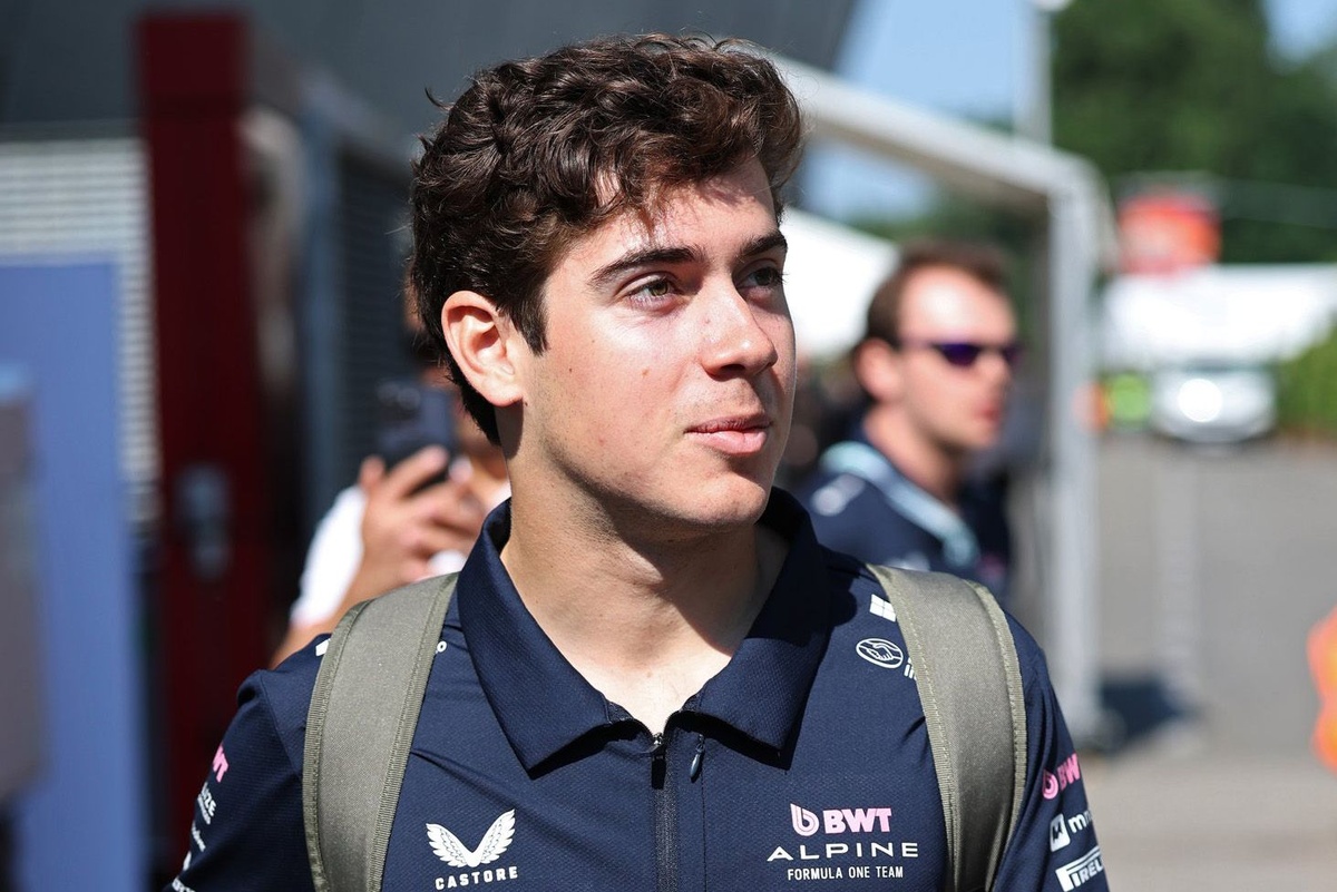 https://cdn-5.motorsport.com/images/amp/2GzXdGQ0/s6/franco-colapinto-alpine-2.jpg