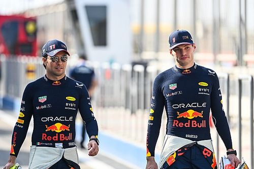 Hill dice que Verstappen presionar&aacute; a Red Bull para alejar a P&eacute;rez