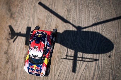 Dakar 2019: Peterhansel pakt dagzege, Loeb verliest half uur