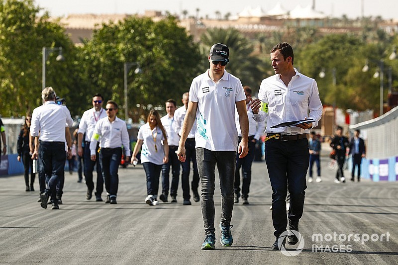 Vandoorne verkent circuit Riyad: