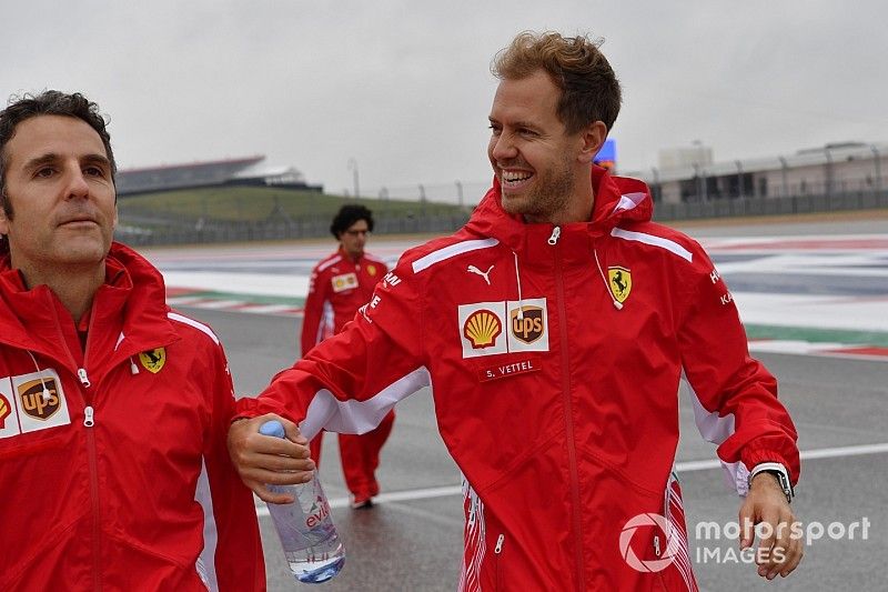 Sebastian Vettel, Ferrari camina por el circuito